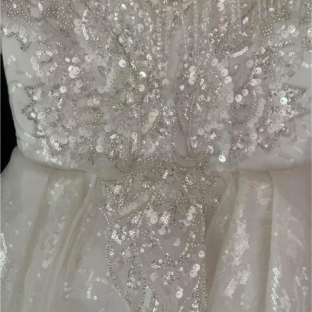 White Sequin First Communion Girls size 7/8 Long sleeve Gown